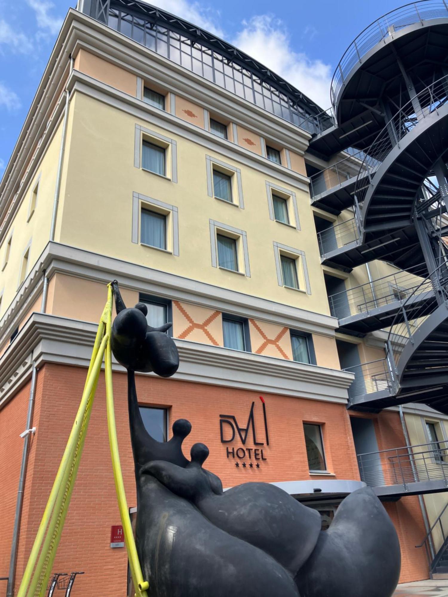 Dali Hotel มงโตบ็อง ภายนอก รูปภาพ