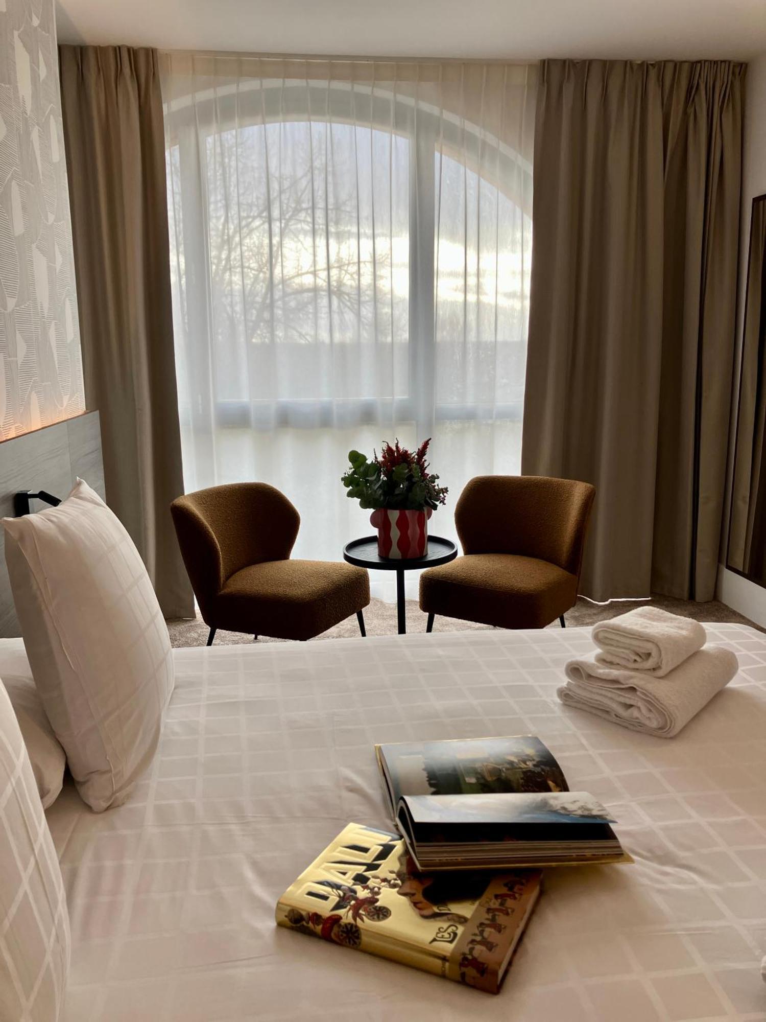 Dali Hotel มงโตบ็อง ภายนอก รูปภาพ